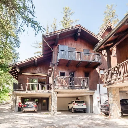 Parcheggio-camino-8pax - Immerso Nella Natura *