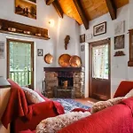 Parcheggio-camino-8pax - Immerso Nella Natura