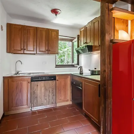 Parcheggio-camino-8pax - Immerso Nella Natura Chalet