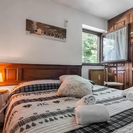 Parcheggio-camino-8pax - Immerso Nella Natura 쿠르마예