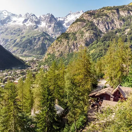 Parcheggio-camino-8pax - Immerso Nella Natura * كورمايور